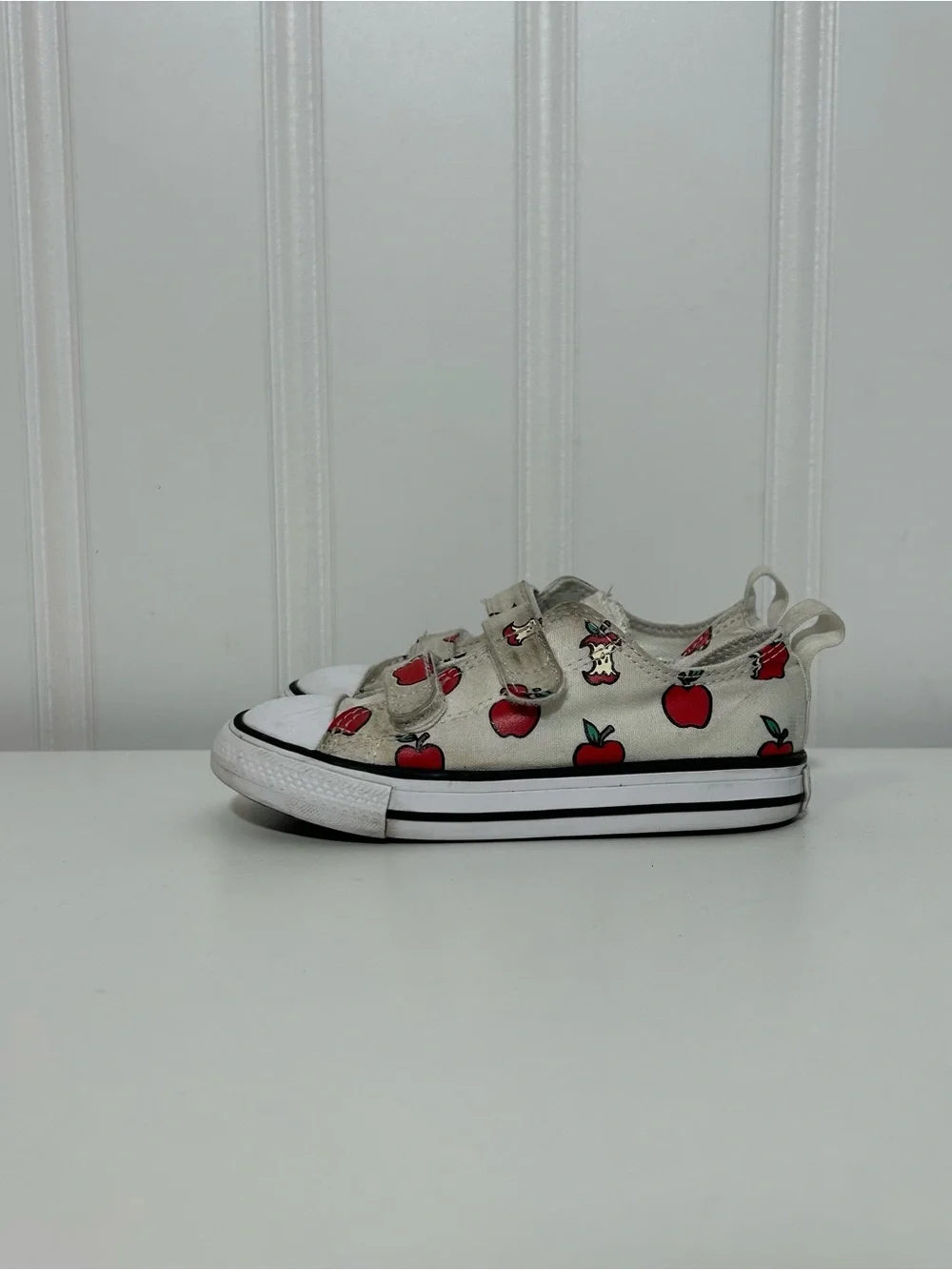 Converse ctas low strap Kids Apple Print Canvas Sneakers - White/Red